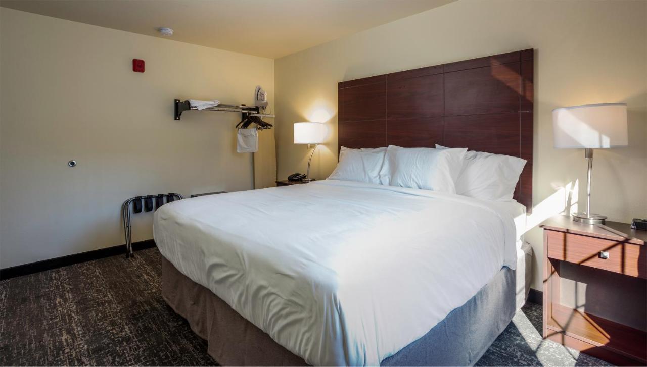 Cobblestone Inn & Suites - Brookville Экстерьер фото