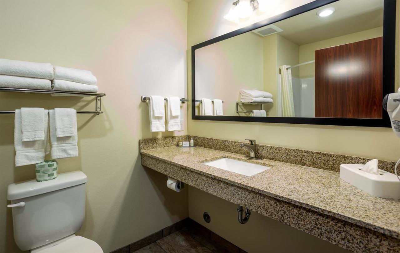 Cobblestone Inn & Suites - Brookville Экстерьер фото