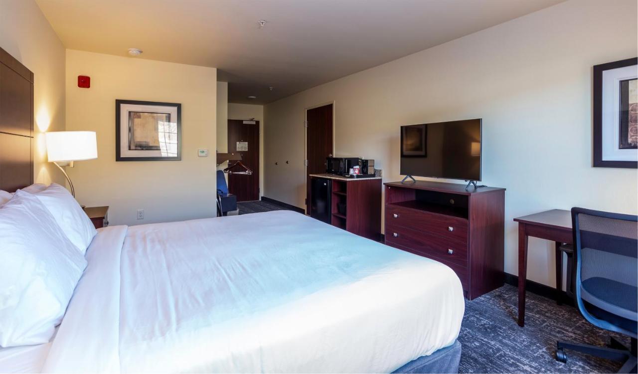 Cobblestone Inn & Suites - Brookville Экстерьер фото