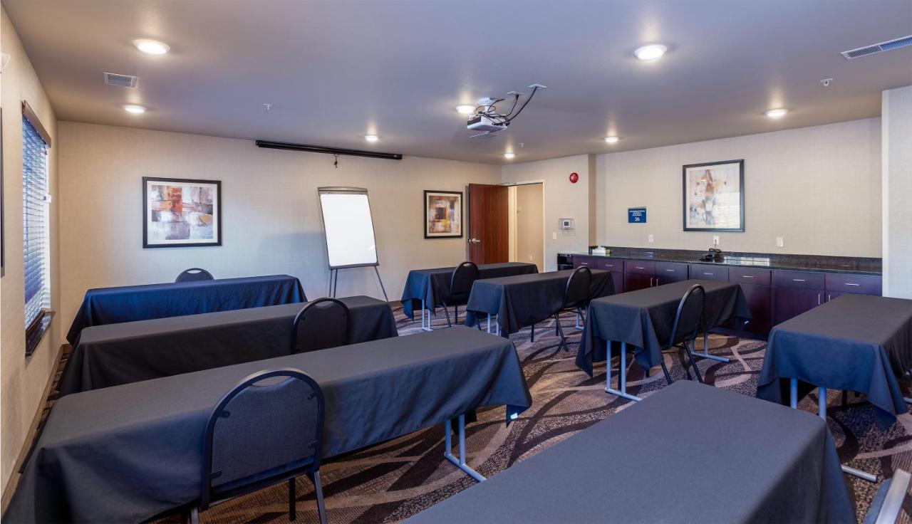 Cobblestone Inn & Suites - Brookville Экстерьер фото