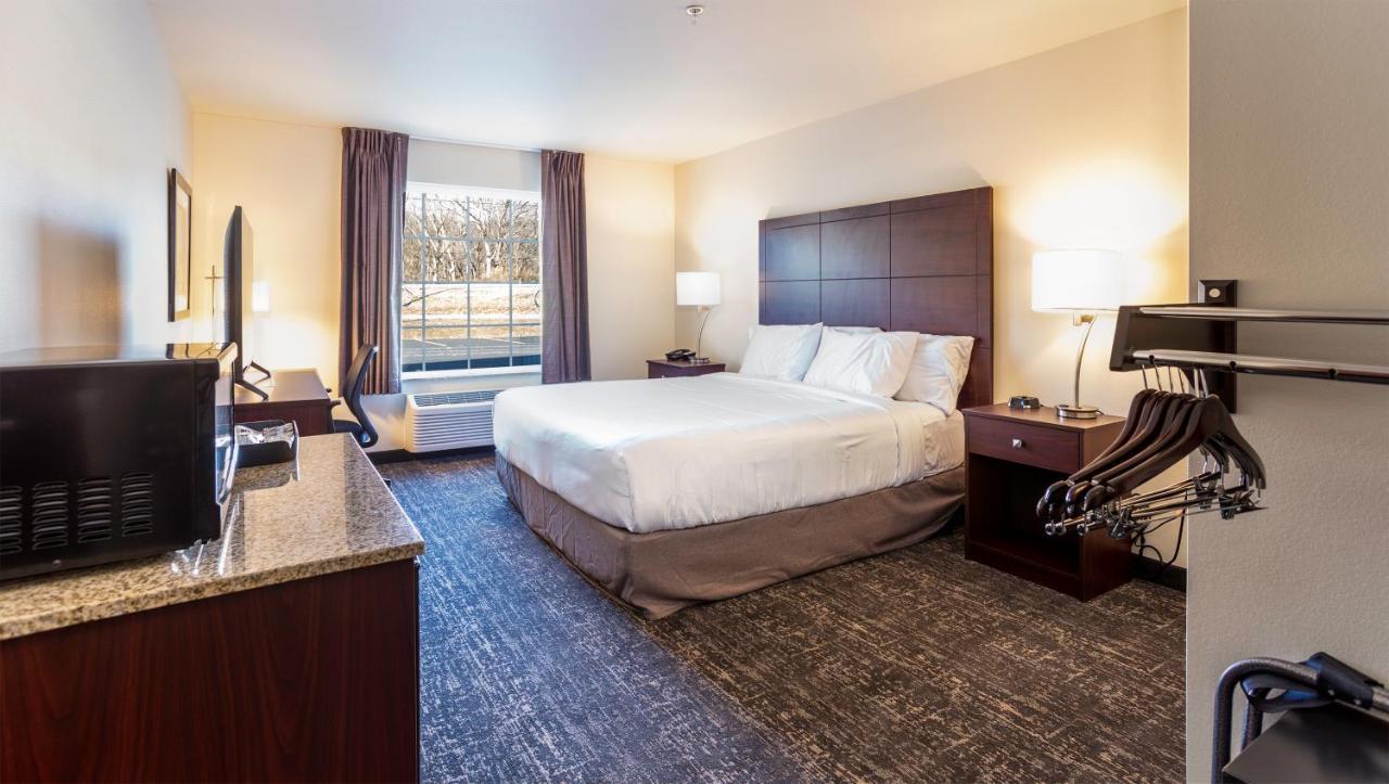 Cobblestone Inn & Suites - Brookville Экстерьер фото