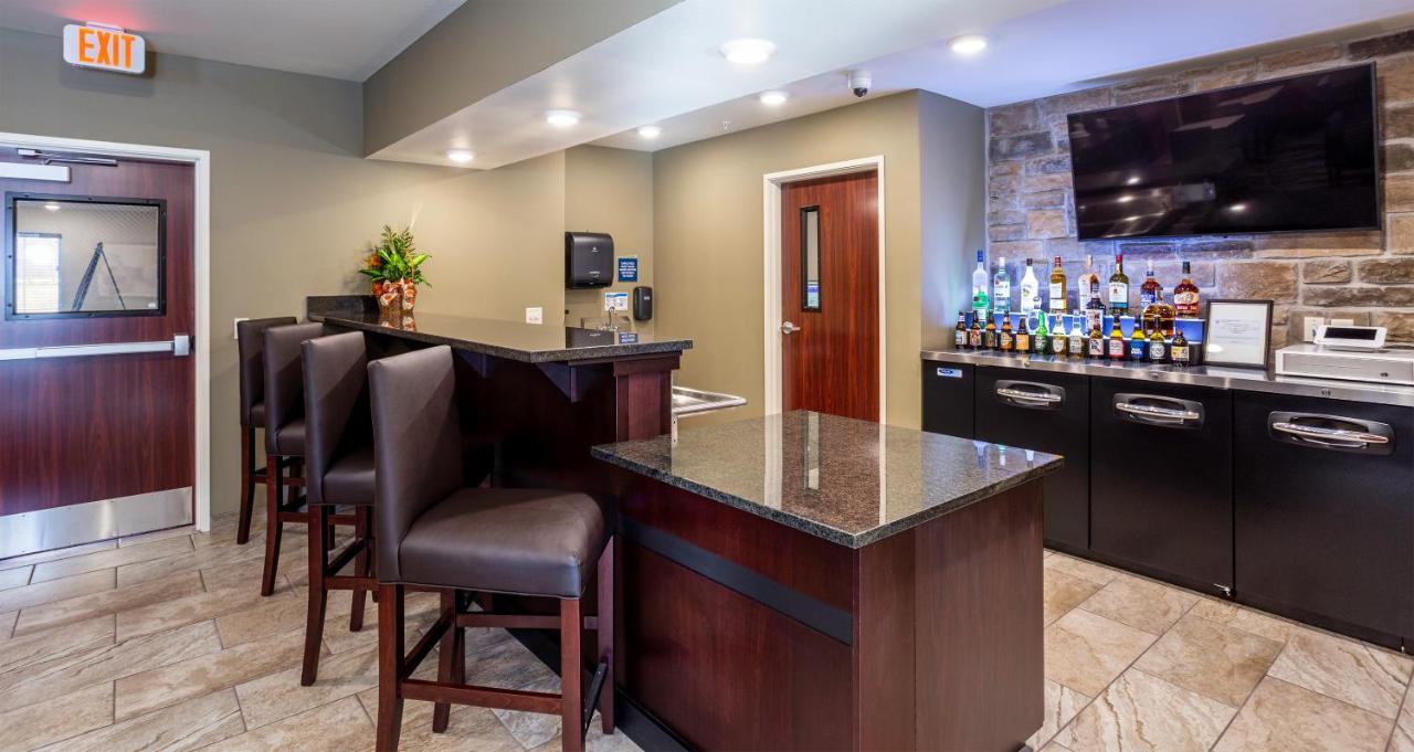 Cobblestone Inn & Suites - Brookville Экстерьер фото