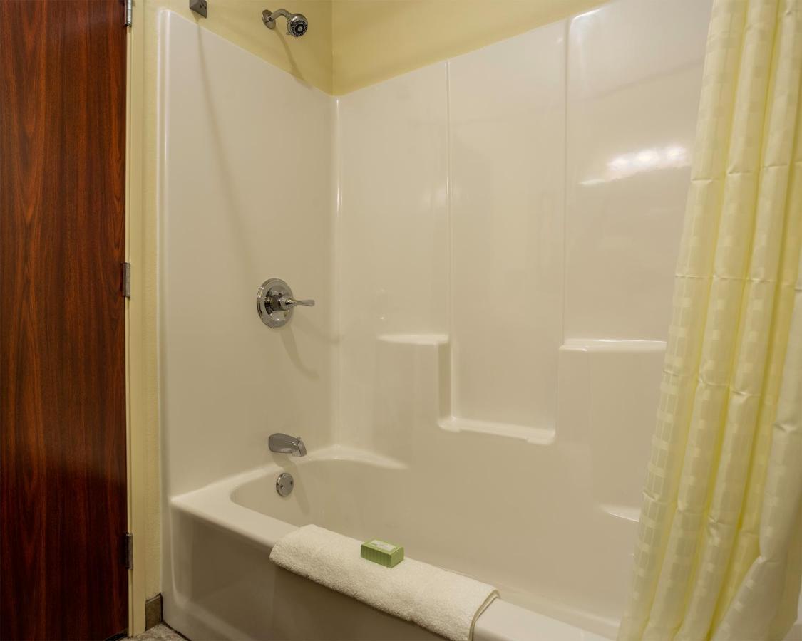 Cobblestone Inn & Suites - Brookville Экстерьер фото